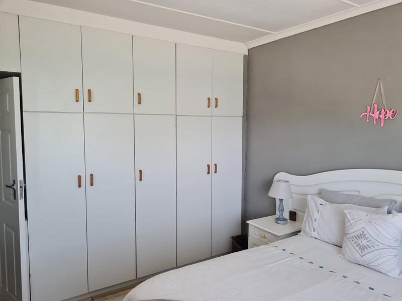 4 Bedroom Property for Sale in Goodwood Central Western Cape